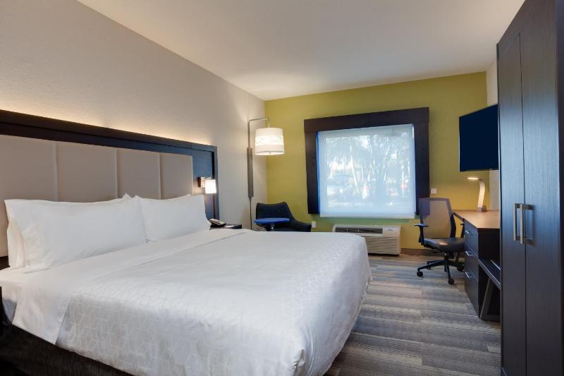 Holiday Inn Express Hotel and Suites Fort Lauderdale Airport Cruise Port By IHG - image 26