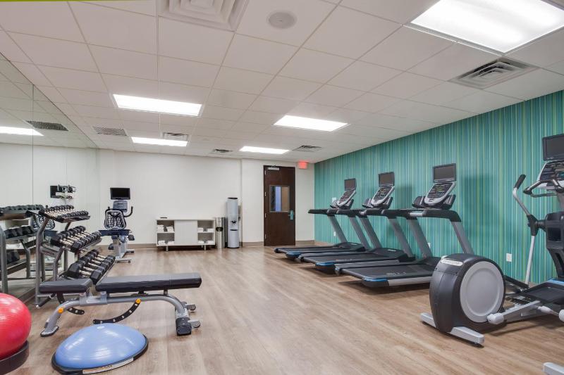 Holiday Inn Express Hotel and Suites Fort Lauderdale Airport Cruise Port By IHG - image 9