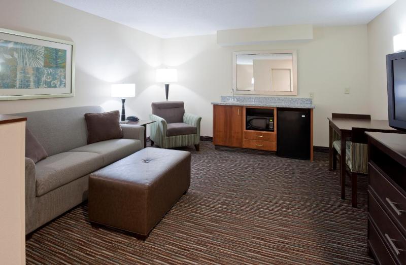 Queen Suite with Two Queen Beds image 3