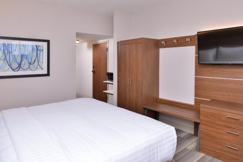 King Room - Mobility Access/Hearing Accessible image 4
