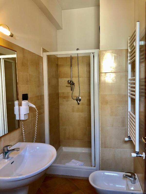Deluxe Double Room image 4