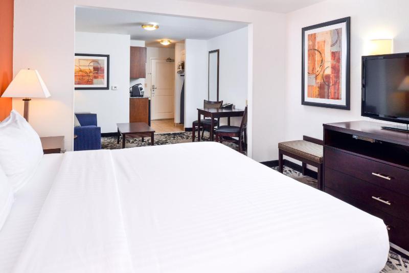 King Suite with Sofa Bed image 2