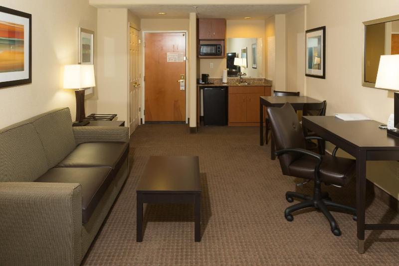 Holiday Inn Express & Suites Jacksonville Airport by IHG - image 37