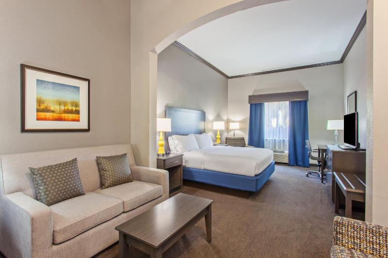 King Suite with Sofa Bed image 2