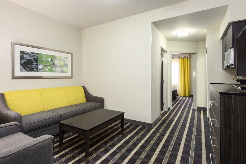 Suite with King Bed image 2