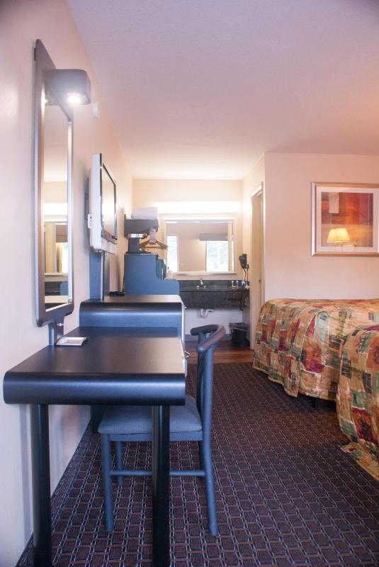 Queen Room with Two Queen Beds and Pool View - Non-Smoking image 2