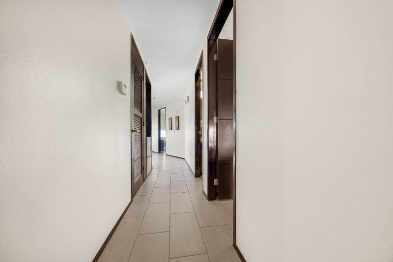 Apartment with Sea View image 2