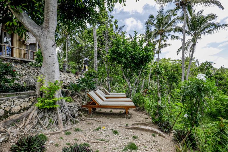 Atuh Forest Cottage - image 8