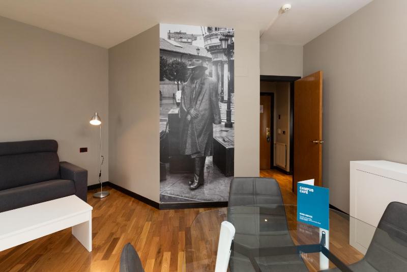 Apartment (3 Adults) image 4
