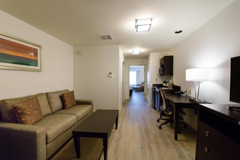 One-Bedroom King Suite image 2