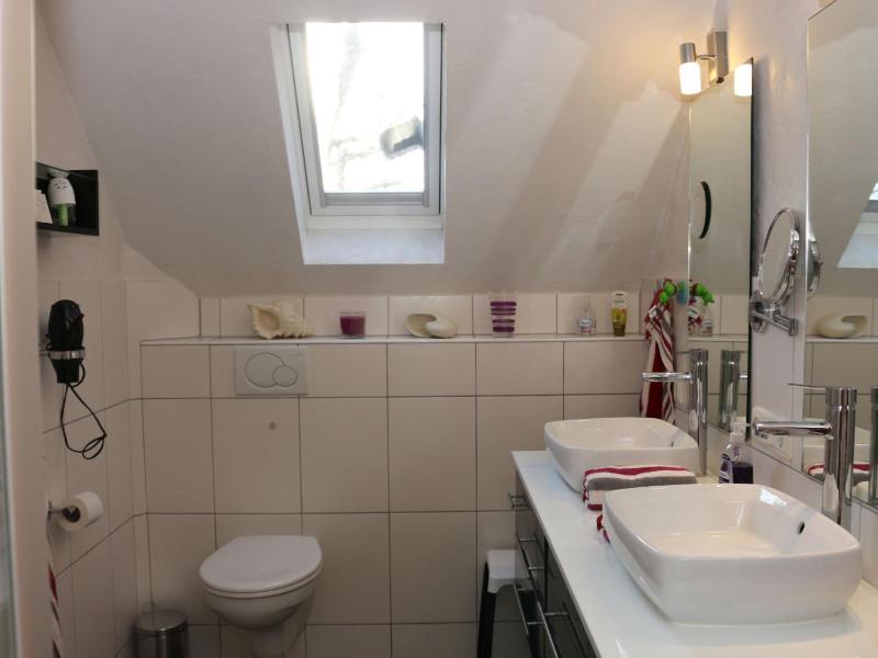 Three-Bedroom Apartment image 3