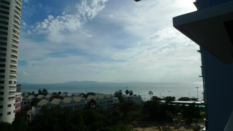 The Relaxing Room Sea View at Lumpini Park Beach Jomtien Condominium Pattaya - image 10