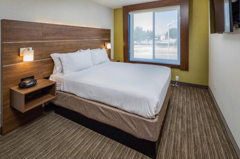 Two-Bedroom Suite image 3