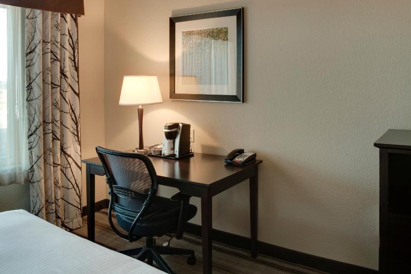 Standard King Room - Communications Accessible image 4