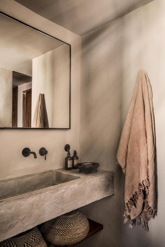 Suite with Private Pool image 3
