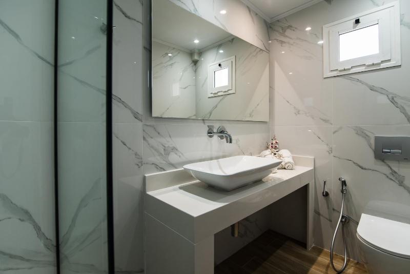 Superior Triple Studio with Garden View image 2