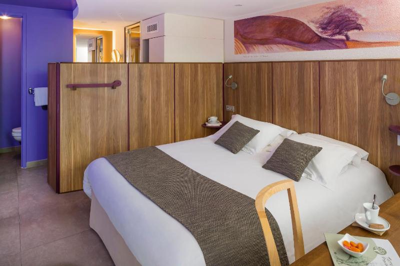 Superior Double Room image 4