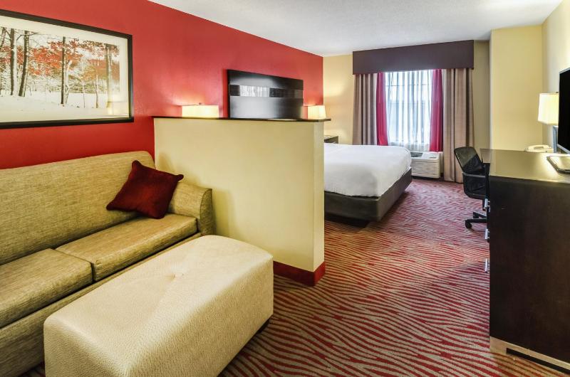 Standard King Room with Sofa Bed image 1