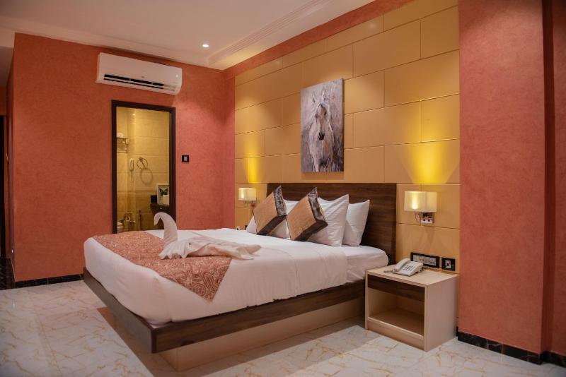 Deluxe Room image 1