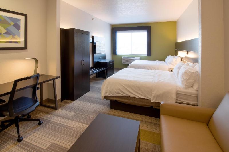 Suite with Two Queen Beds image 1