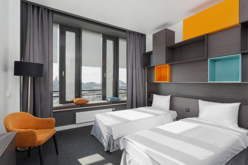 Twin Room image 1