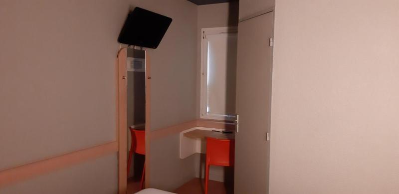 Double Room image 3