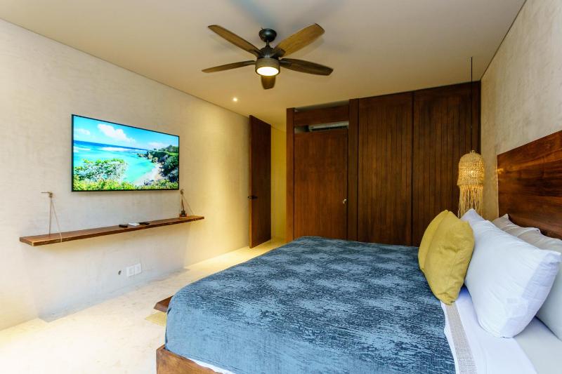 Luxury & Nature Meet Plus a Private Pool & Roof Pool - image 12