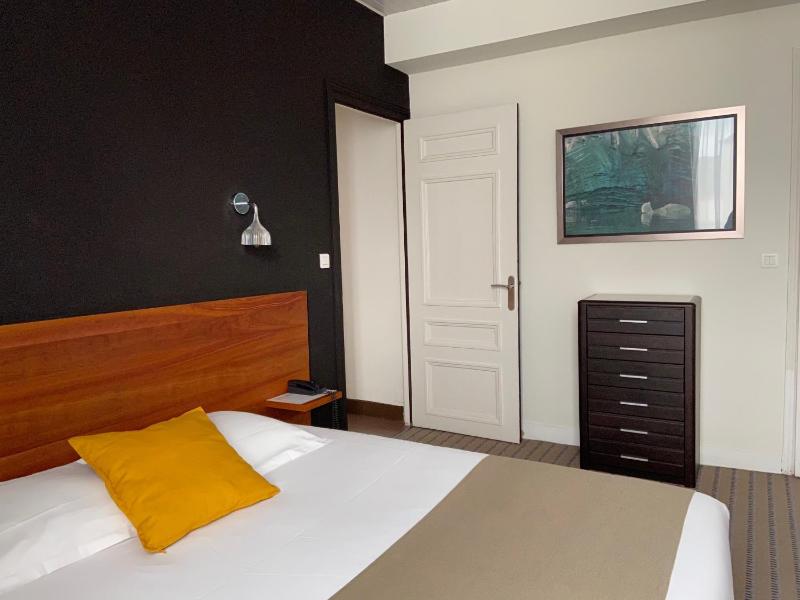 Double/Twin Room with Courtyard view image 3