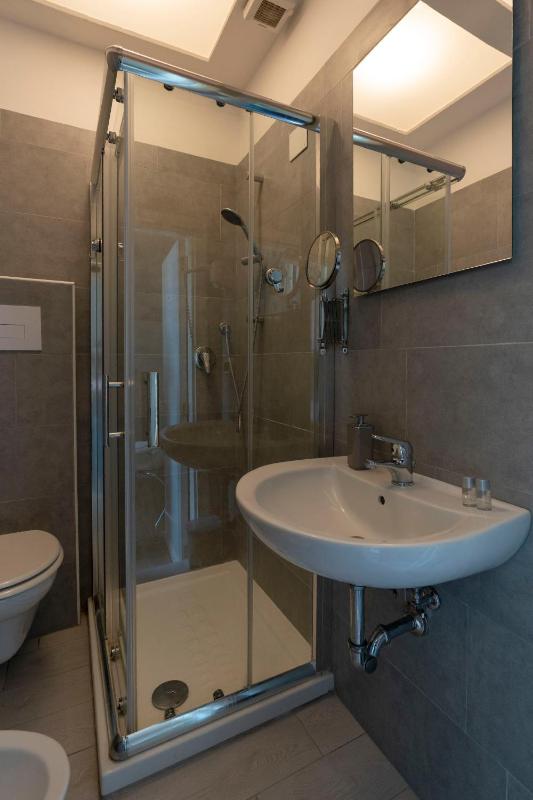 Double or Twin Room with Side Sea View image 2