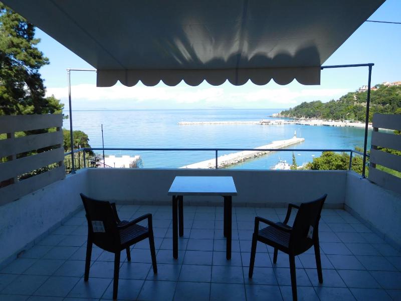 Studio with Sea View image 3