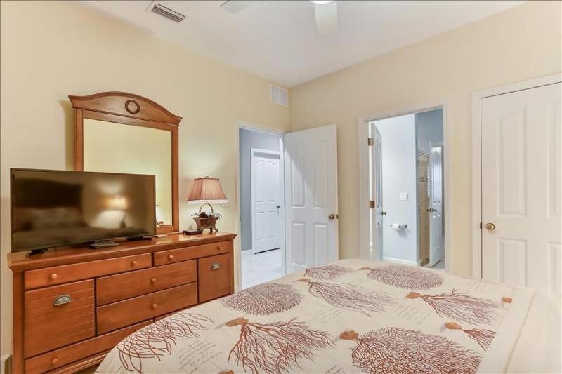 241 S Fletcher - image 11