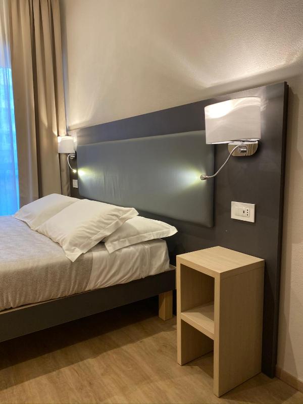Standard Double Room image 1