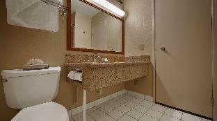 Room #5965807 image 4