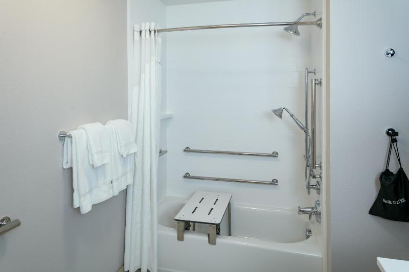 King Room - Mobility Access Tub - Non-Smoking image 4