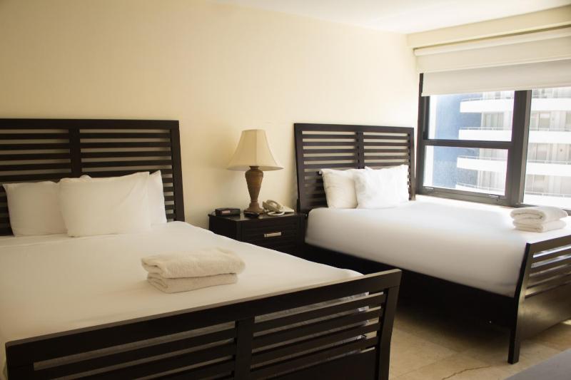 Regular Two-Bedroom 2 Queen + 2 Twin Beds image 1