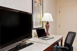 Room #5758312 image 3