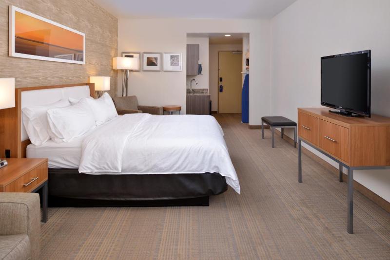 King Suite with Sofa Bed image 2