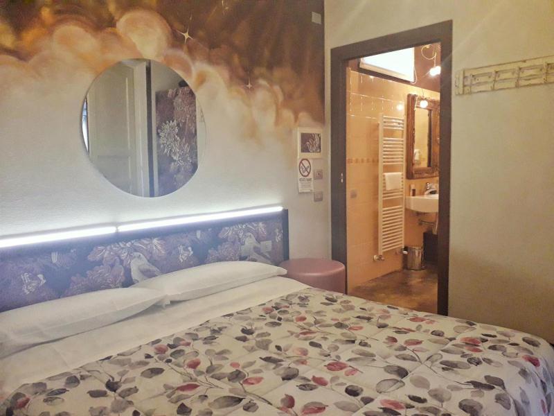 Double Room image 1
