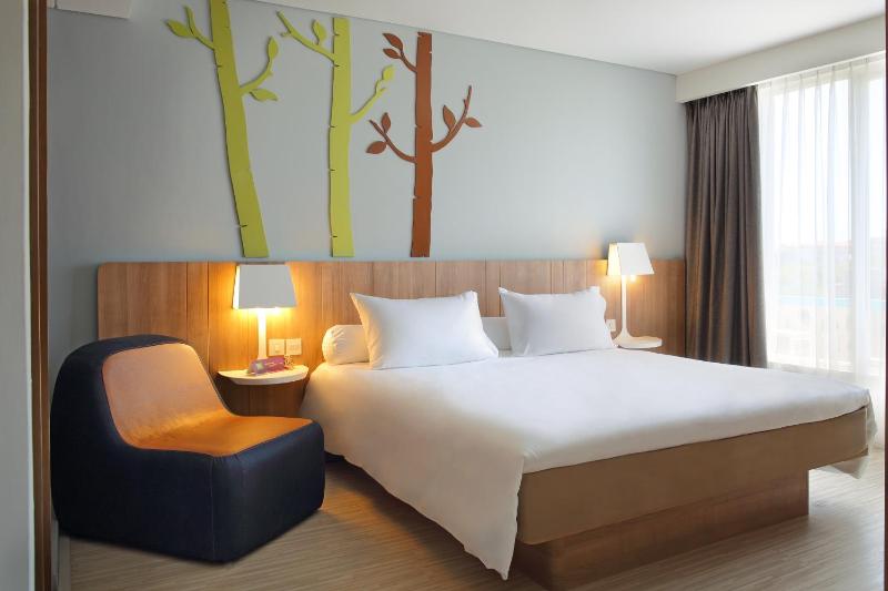 Grand Livio Kuta Hotel - image 41