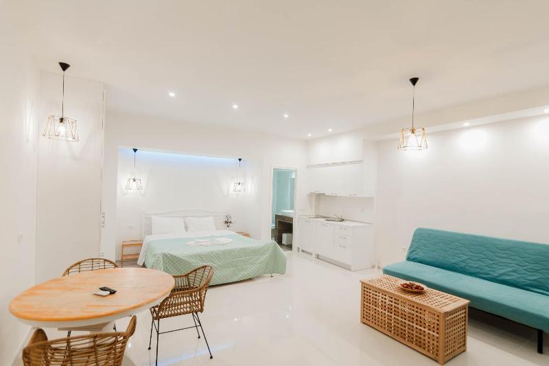 Annas Apartment - image 7