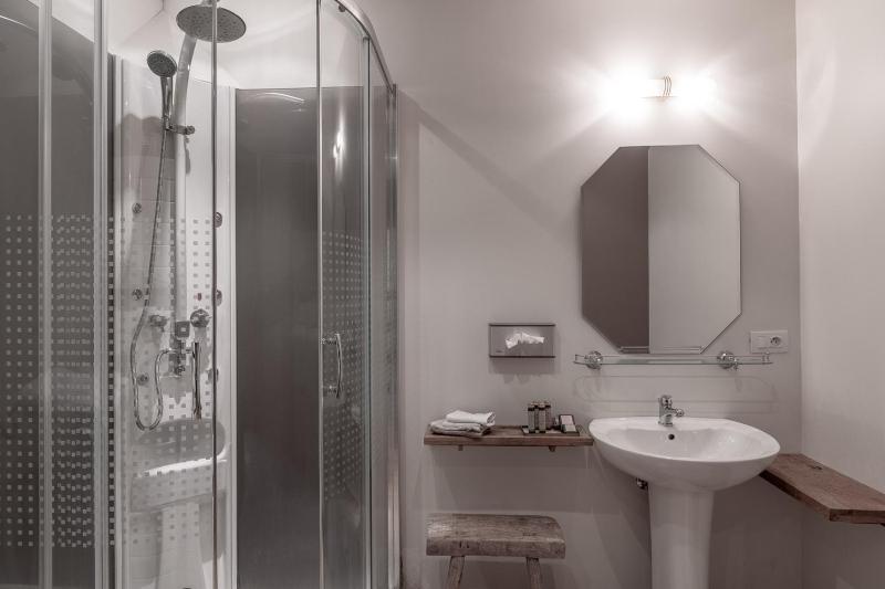 Deluxe Double Room (2 Adults + 1 Child) image 2