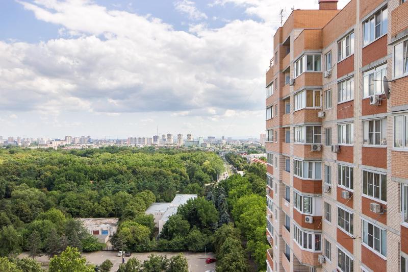 Apartment with Garden View image 3