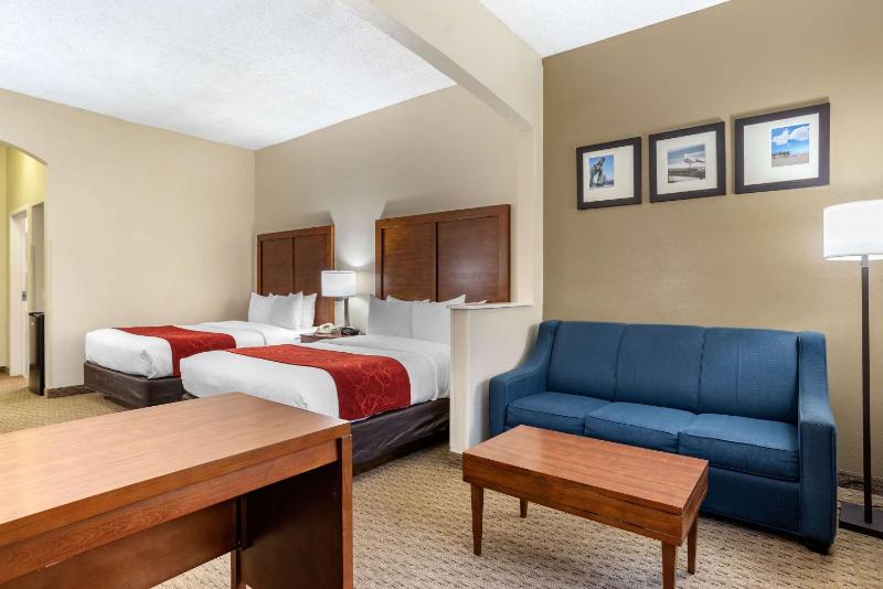 Comfort Suites Jacksonville Airport - image 33