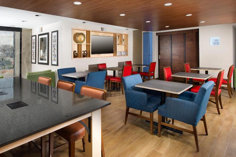 Holiday Inn Express & Suites San Antonio - Downtown Market Area By IHG - image 10