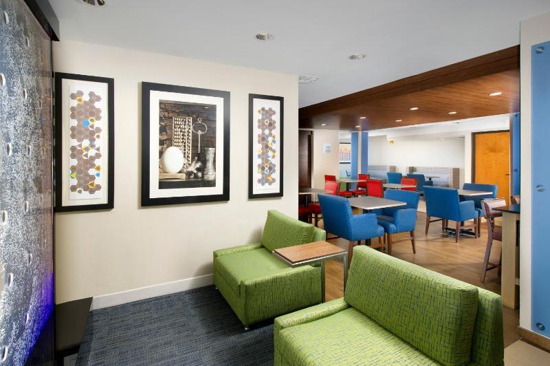 Holiday Inn Express & Suites San Antonio - Downtown Market Area By IHG - image 6