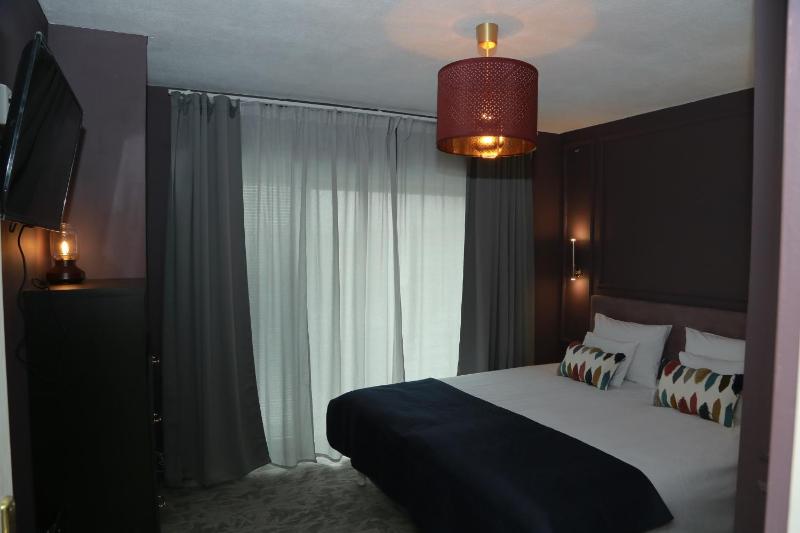 Two-Bedroom Apartment image 4