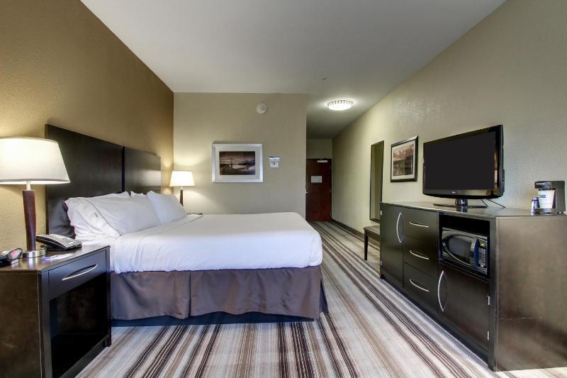 Standard King Room image 1