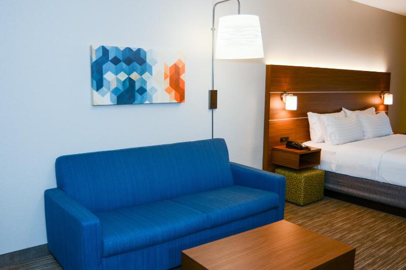 King Suite - Non-Smoking image 2