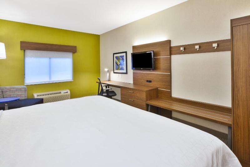 Standard Room image 3