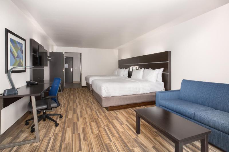 Standard Room with Two Queen Beds image 2